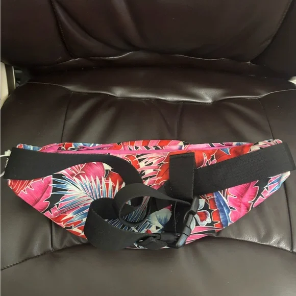 Nike Hawaiian Pink and Blue Floral Waist Bag Fanny Pack - Picture 2 of 3